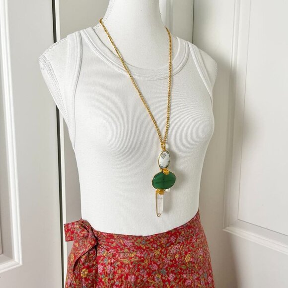 Handcrafted Bohemian QUARTZ, Green Agate & Pearl Pendant on a Gold-Tone Chain - Picture 7 of 11